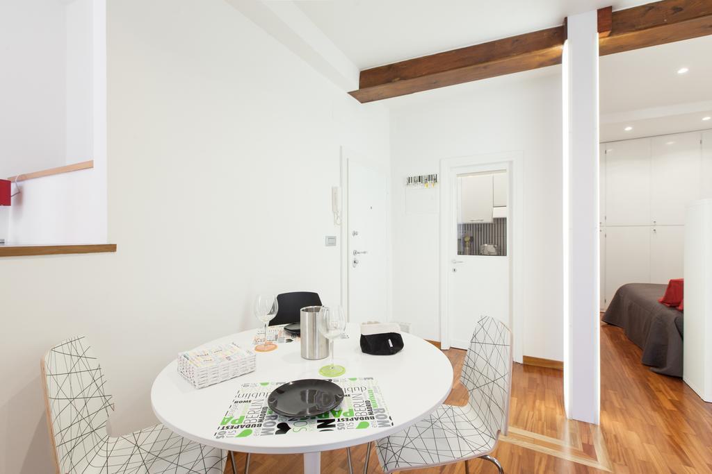 Urbana Lodge, Monti *